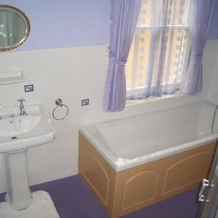 Big Sky Bed and Breakfast 2*